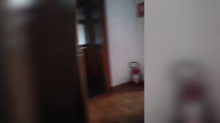 Scenata moglie italiana che lo becca scopare la segretaria