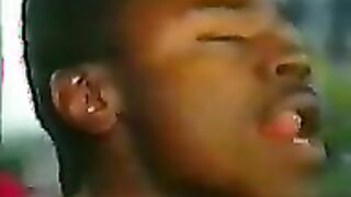 Moana Pozzi spompina grosso cazzo nero