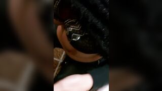 Confessa al cornuto il tradimento mentre gli fa un pompino