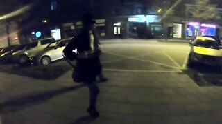 Flash tette moglie italiana esibizionista in pubblico