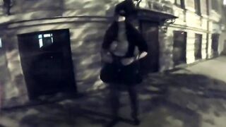 Flash tette moglie italiana esibizionista in pubblico