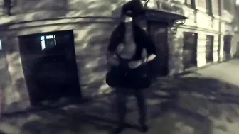 Flash tette moglie italiana esibizionista in pubblico