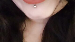 Ciao Lello esco le tette per il tuo compleanno TI PIACCIONO?