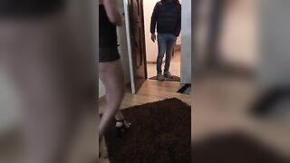 Esibizionista eccita il portapizze