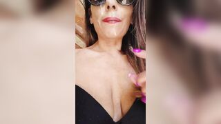 Ragazzi sborratemi tutti in faccia