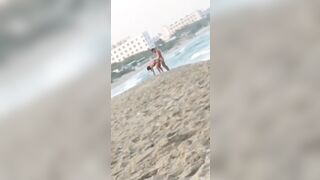 Beccano coppia scopare in spiaggia