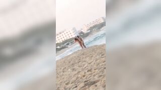 Beccano coppia scopare in spiaggia