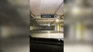 Dopo la spesa scopiamo nel parcheggio del supermercato