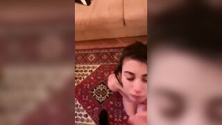 Studentessa sborrata in faccia dal fidanzato