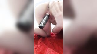 Mi masturbo a casa di mia nonna di nascosto