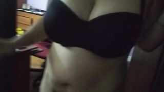 Mi sfonda abusando del mio culetto