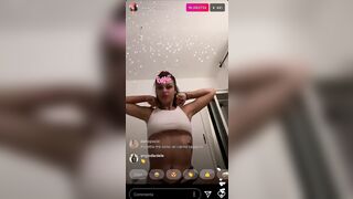 Asia flash tette diretta instagram