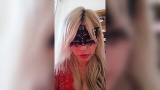 VOLETE SCOPARE QUESTA FICA BRUTTI MAIALI