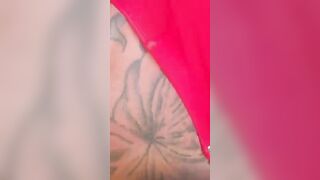 Trans italiana fa un pompino ad amico in campagna