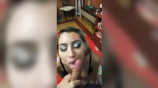 Biondina gola profonda amante del cazzo