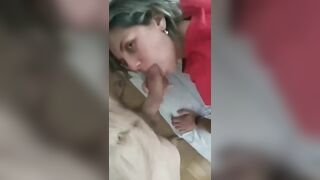 Quanto è brava questa zoccola a fare i bocchini