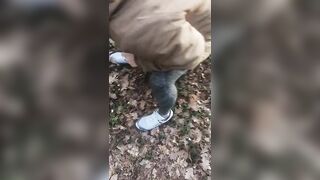 Passeggiata nel bosco con bel pompino con ingoio