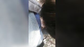 Passeggiata nel bosco con bel pompino con ingoio