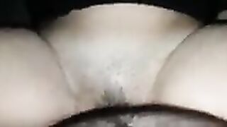 Moglie italiana scopata in fica e nel culo in un parcheggio