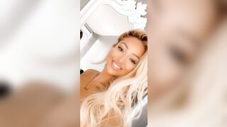 Bellissima ragazza bionda amtoriale