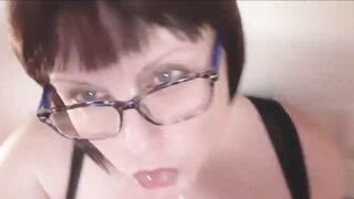 Trans italiana si fa venire in faccia