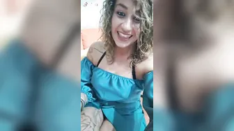 Con la coscia tatuata la maiala è assicurata