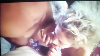 Vittoria Risi succhia due cazzone