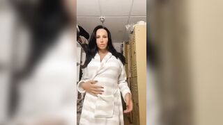 Splendida trans tettona con bel cazzo