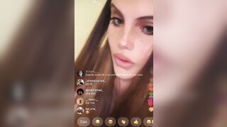 Troia Periscope tettona le esce
