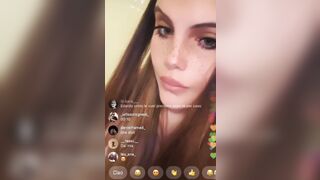 Troia Periscope tettona le esce