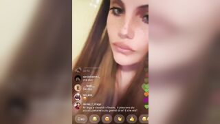Troia Periscope tettona le esce