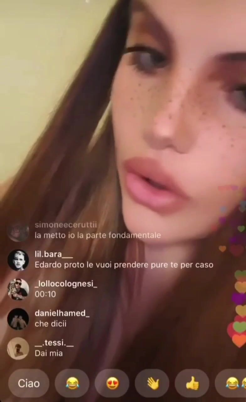 Troia Periscope tettona le esce
