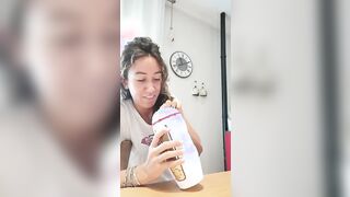 Non è una borraccia ma una vagina