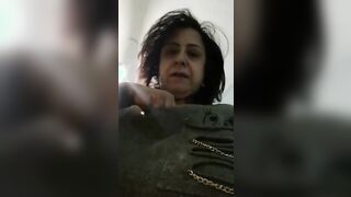 Matura tettona fa la troia con amico