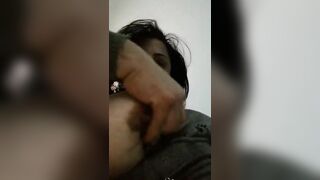 Matura tettona fa la troia con amico