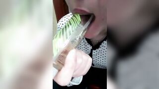 Con questa bocca ti faccio sborrare