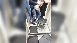 Scopata in camerino con fidanzata troia italiana