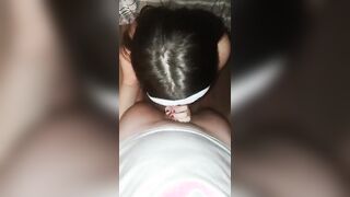 Alla maialina piace bere lo sperma