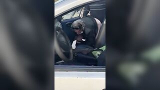 Coppia italiana matura beccata a scopare in un parcheggio