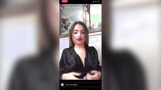 Ragazza italiana Periscope flash tette