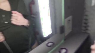 Adesso smacchiamo - Italiana sborrata in faccia