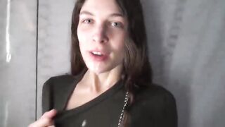 Adesso smacchiamo - Italiana sborrata in faccia