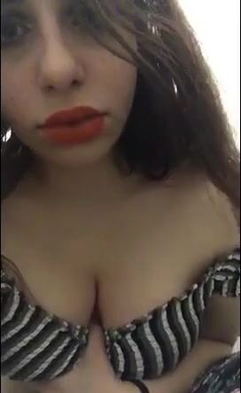 Alettedipolloveg esce le tette su Periscope