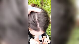 Pompino italiano amatoriale giovane italiana in un parco pubblico