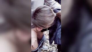 Moglie cuckold milanese fa i pompini al Parco Lambro