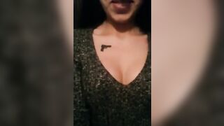 Eva si tocca le tette live su Periscope