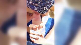 Moglie troia italiana fa un pompino in riva al mare