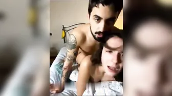 Fai vedere bene il faccino da puttana mentre ti scopo il culo...MI FAI MALE