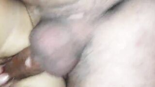 Moglie troia scopata con le mestruazioni in fica e nel culo