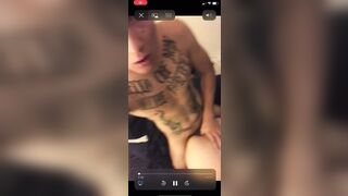 Benny Banana ingroppa zoccoletta